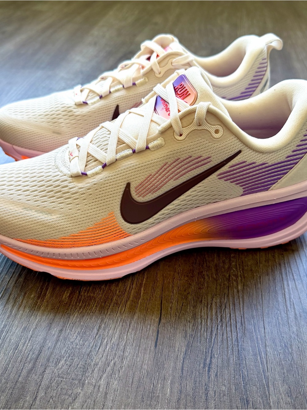 NEW Nike Vomero 18 Chalk Pink Women 9.5 Men 8 HM6804-113